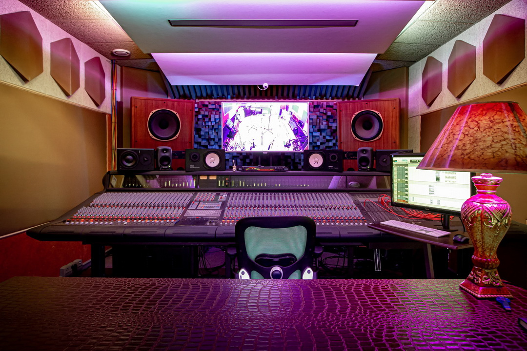 Адрес и телефон профессиональной студии звукозаписи \"Лига\"